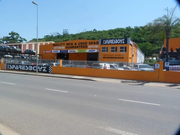 The SparesBoyz shopfront, its brand strip listing Renault among the marques stocked